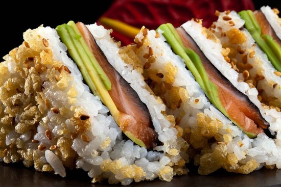 תפריט סוהו - טמפורה סנדוויץ', סושי - טמפורה קריספי סנדביץ' סלמון ואבוקדו