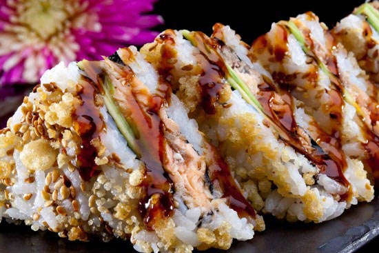 תפריט סוהו - טמפורה סנדוויץ', סושי - טמפורה קריספי סנדביץ' סלמון אפוי אבוקדו וטריאקי